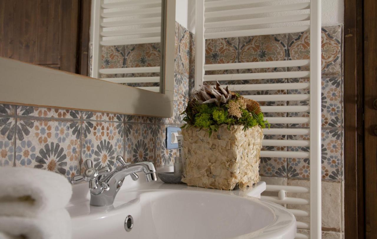 Hotel Casa Lu Duttori Arzachena Esterno foto