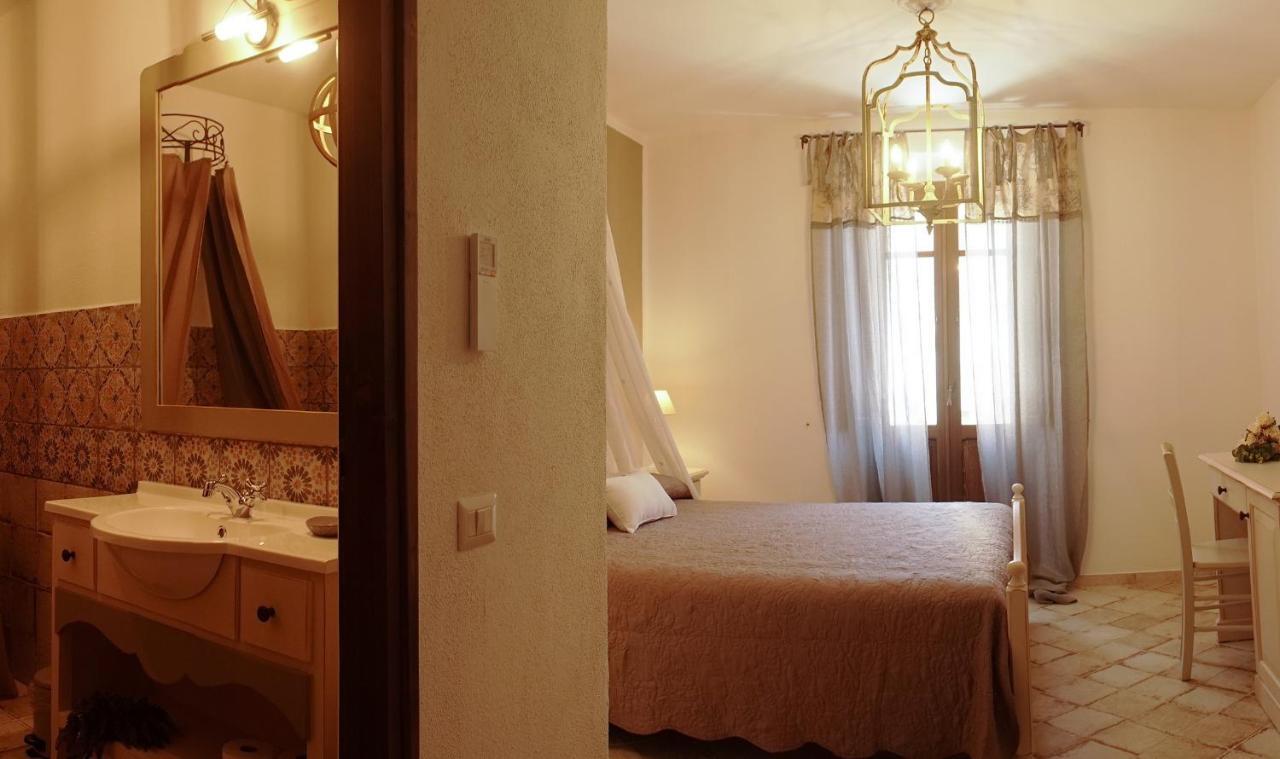 Hotel Casa Lu Duttori Arzachena Esterno foto