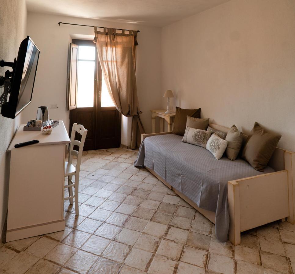 Hotel Casa Lu Duttori Arzachena Esterno foto